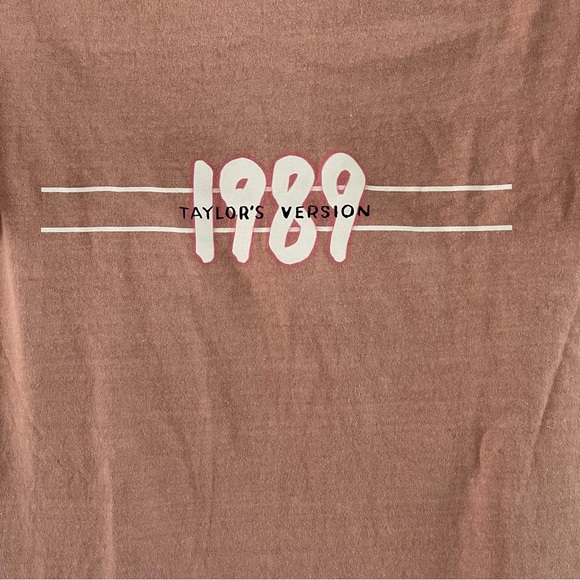 🩵1989 TV Pink Tee+1989 TV CD🩵 - Picture 3 of 4